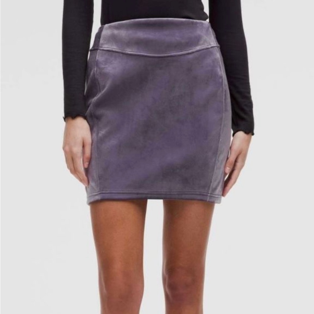Lululemon Scuba High Rise Velvet Mini Skirt Nightfall Purple Women’s Size L